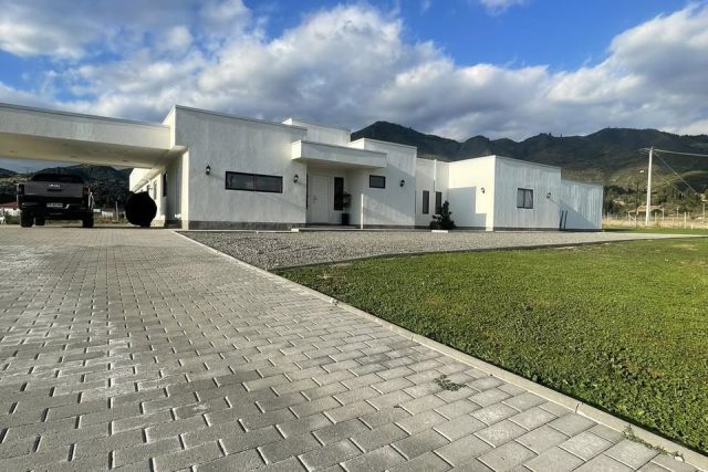 Venta Parcela con Casa Nueva en Valle Tranquilo, Zapallar – Curicó